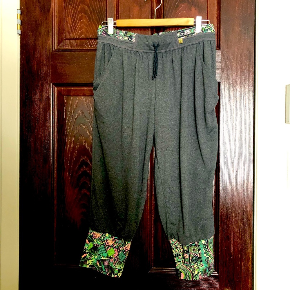 Maaji stretchy and cozy cropped pants